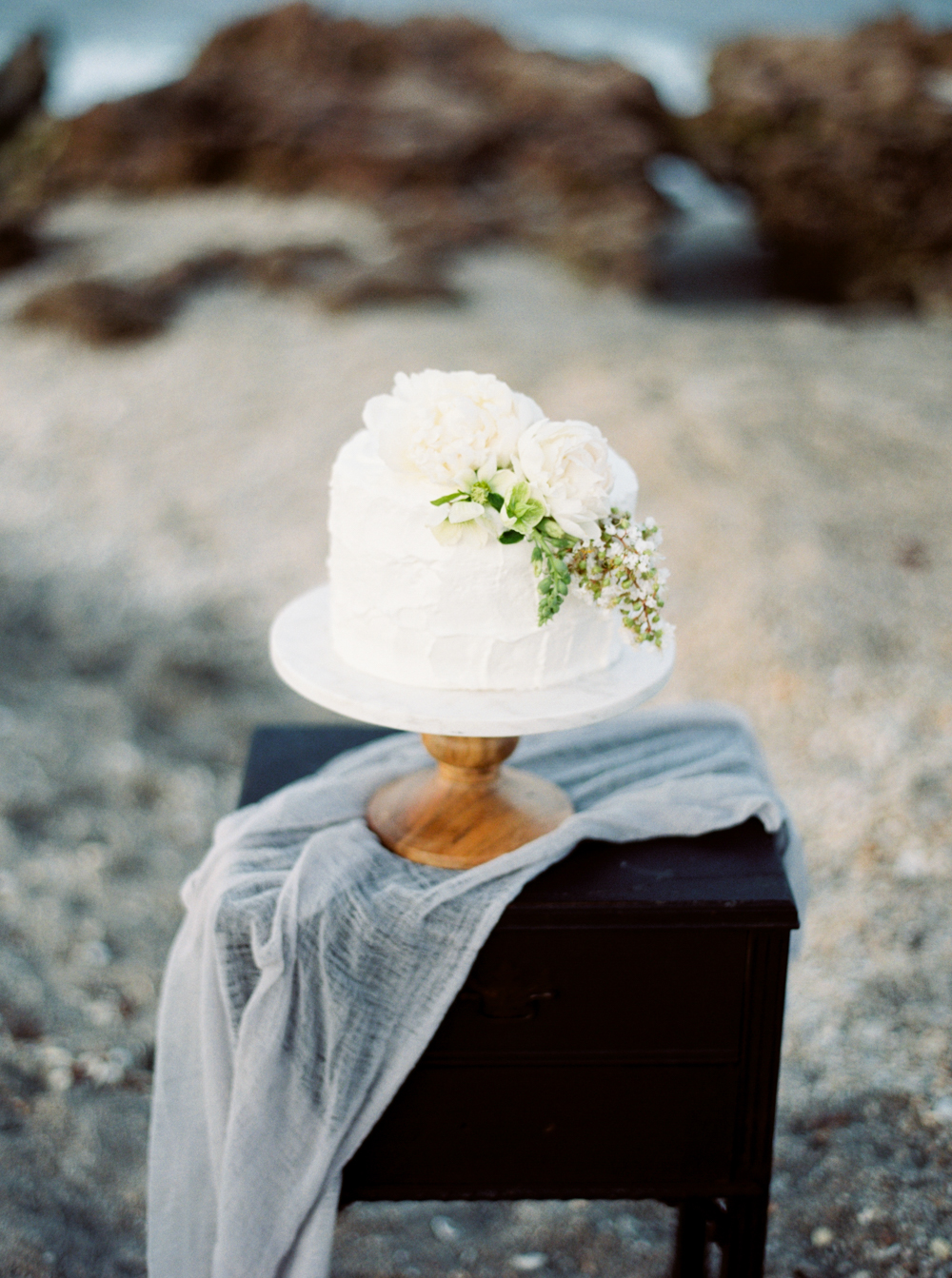 simple & elegant wedding cake on beach for Styled Wedding Shoot with Elleson Events